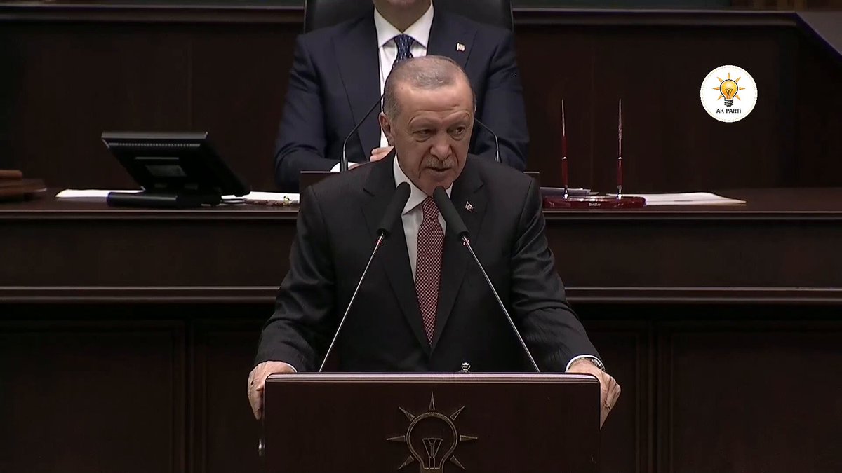 Genel Başkanımız ve Cumhurbaşkanımız Recep Tayyip Erdoğan: Kürt kardeşlerimizle aramıza kandan duvar örmeye çalışan terör örgütünü ortadan kaldıracağız. Terör örgütü ve destekçilerinin bir hesabı varsa bizim de bir hesabımız var.