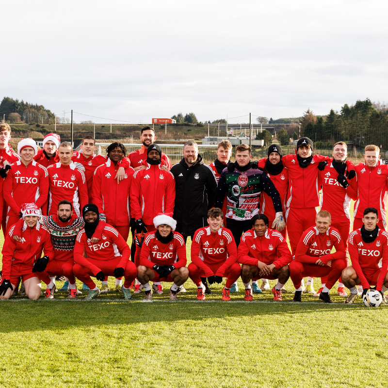 From everyone at Aberdeen FC we wish you all a very Merry Christmas 🎅 Aberdeen FC Women