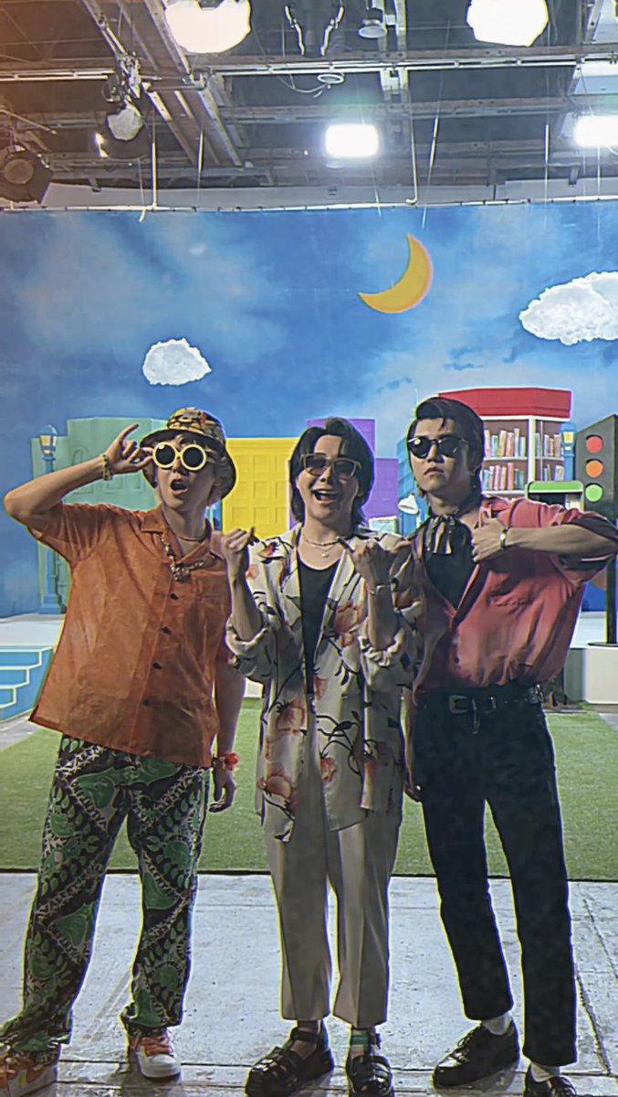 :*:⛱️。:*:👔━━🌞:*:。🌛:*: ビターバカンス Official Music Video -On set moments- :*:🎹。:*:🍹━━📞:*:。🎸:*: ⁡ ⁡ #MrsGREENAPPLE #ビターバカンス. .
