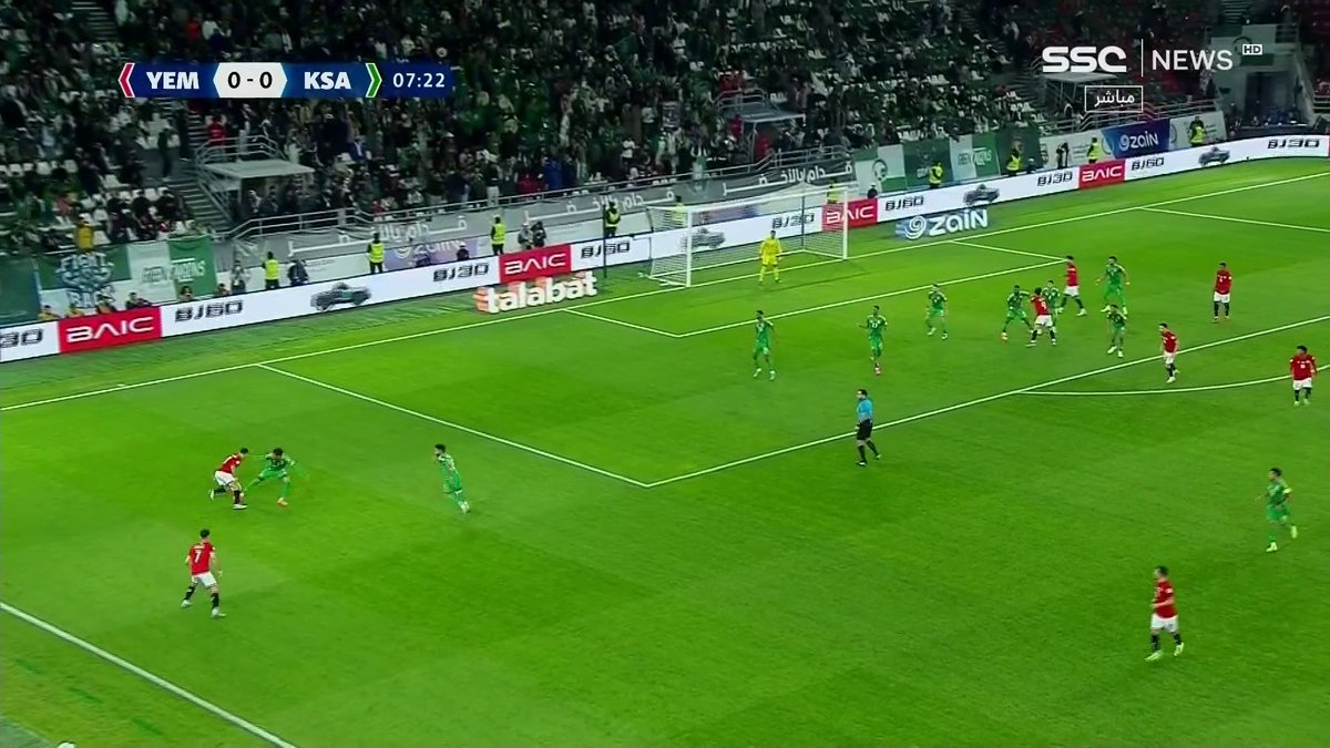 الهدف الأول لمنتخب اليمن عن طريق هارون الزبيدي السعودية 0 × 1 اليمن #السعودية_اليمن #خليجي26 | #SSC