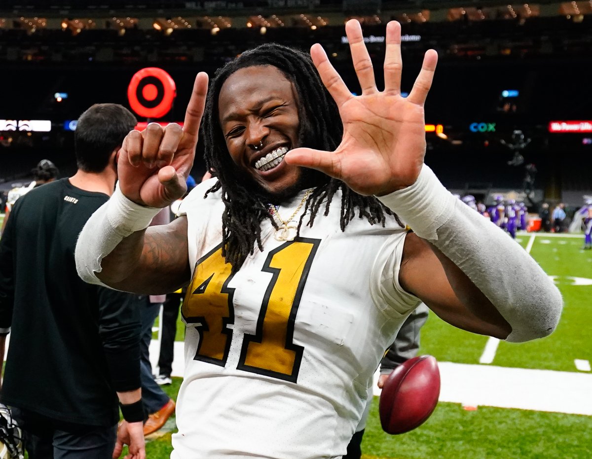 Wishing everyone a Happy "Alvin Kamara scored 6 TDs on Christmas" Day 🎅🎄⭐️ 📺