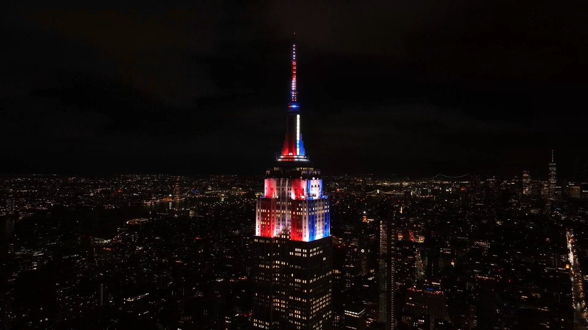 Shining tonight in red and white stripes with a Christmas tree in the mast and blue and white stripes with a candle flickering in the mast in celebration of Christmas and Hanukkah! Text CONNECT to 274-16 to get alerts on our Lights! Watch tonight's lighting here: