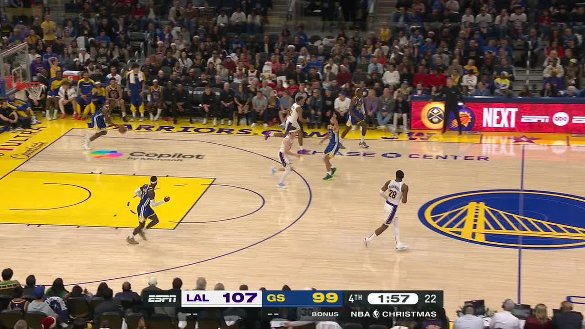 LEBRON AND STEPH TRADE CLUTCH THREES 🔥🔥