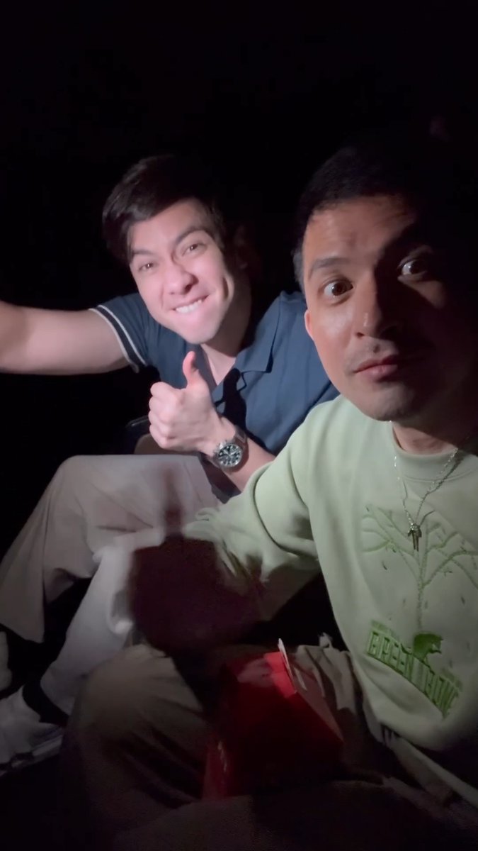 Magkalaban man sila sa #PulangAraw, solid naman ang suporta ni Alden Richards kay Dennis Trillo para sa 'Green Bones.' Nag-organisa si Alden ng isang block screening para suportahan ang pelikula. #DennisTrillo #AldenRichards #GreenBonesMovie 💚 🎥: Dennis Trillo on TikTok