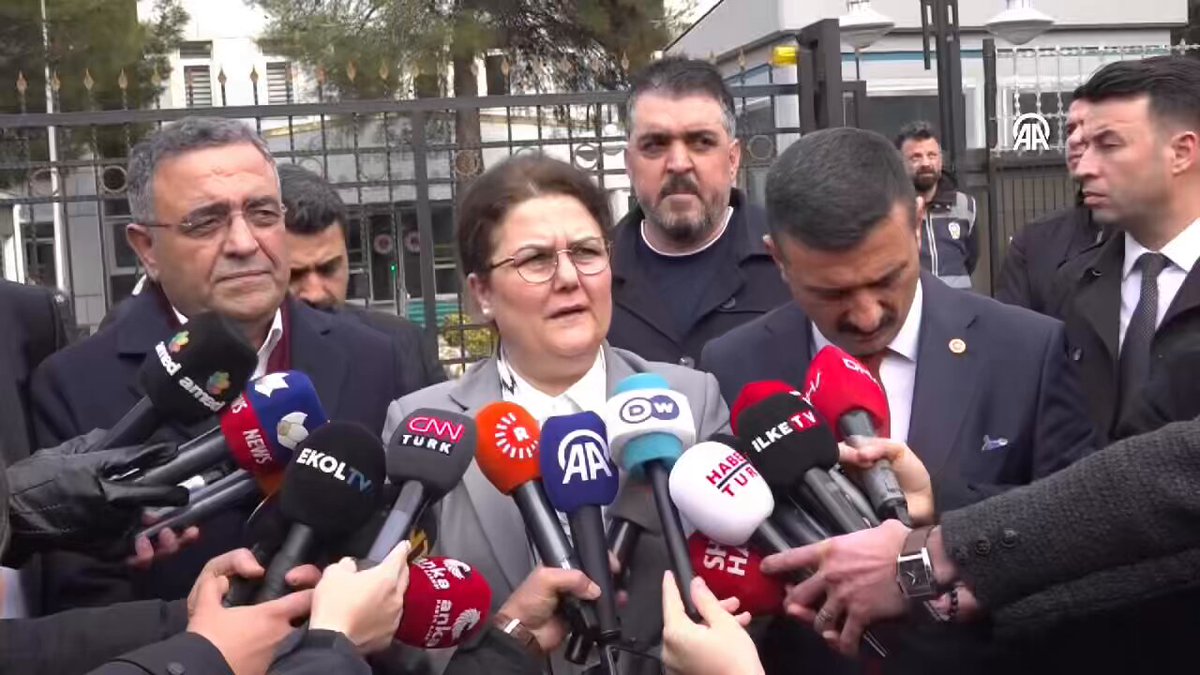 TBMM İnsan Haklarını İnceleme Komisyonu Üyelerimizle birlikte, Narin kızımızın davasına dair basın mensubu arkadaşalarımıza verdiğimiz röportajımız 👇🏻