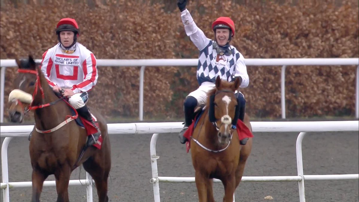 BANBRIDGE WINS THE LADBROKES KING GEORGE VI CHASE! 🏆 Heartbreak for Il Est Francais who was leading until the run in! 💔 #ITVRacing| Kempton Park Racecourse | Paul Townend |Joseph O'Brien