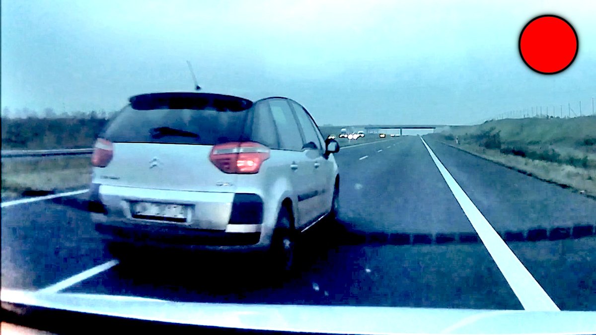 W samochodzie wszyscy spali! Wypadek na S5 koło Poznania.