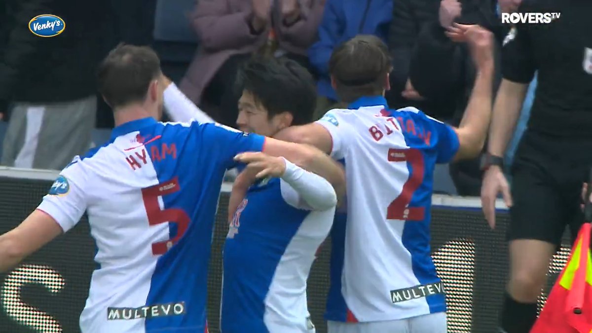 Two poachers' finishes from our front men secured a Boxing Day point 🦊🦊 Harry Leonard | #ROVvSUN | #Rovers 🔵⚪️