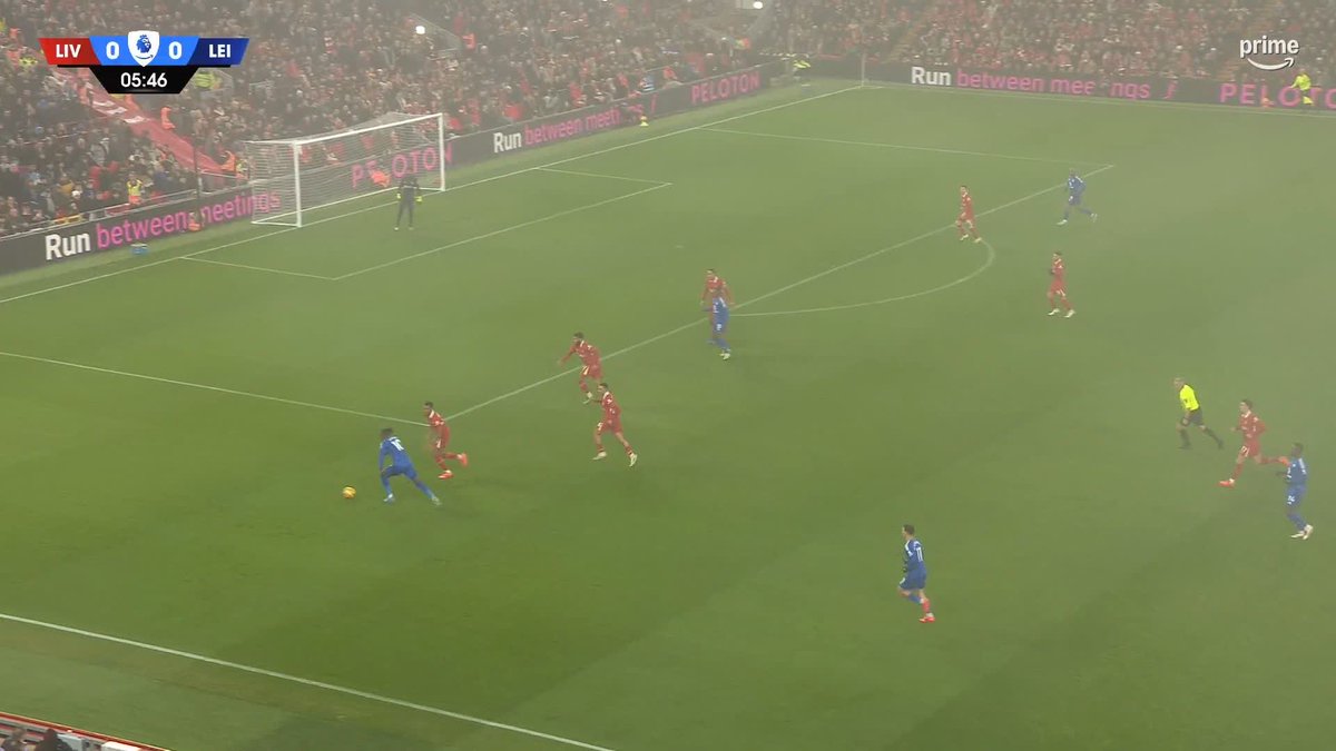 FOX IN THE BOX! Jordan Ayew's 50th goal in English club football has Leicester City LEADING at Anfield! 😮 #PLonPrime #LIVLEI