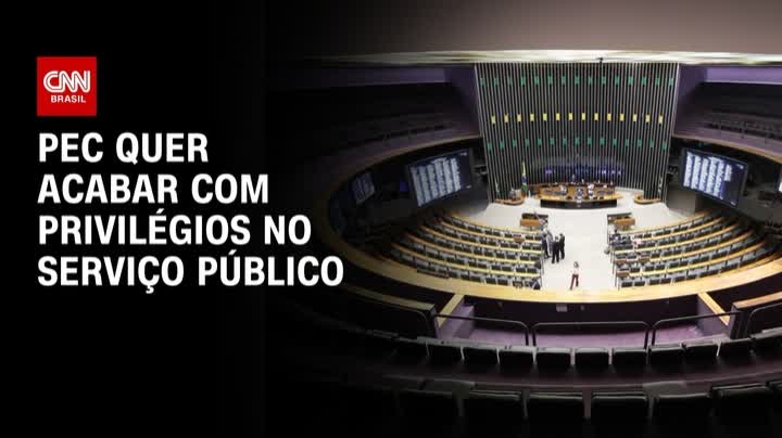 Um Proposta de Emenda à Constituição quer acabar com os privilégios no serviço público. A PEC é de autoria do deputado federal Kim Kataguiri (União) e proíbe, por exemplo, férias superior a 30 dias, licença-prêmio e licença por tempo de serviço. #CNNArena