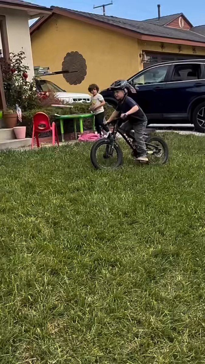 👇 This kid is going to absolutely DESTROY his peers as he grows up. We need more children like him.