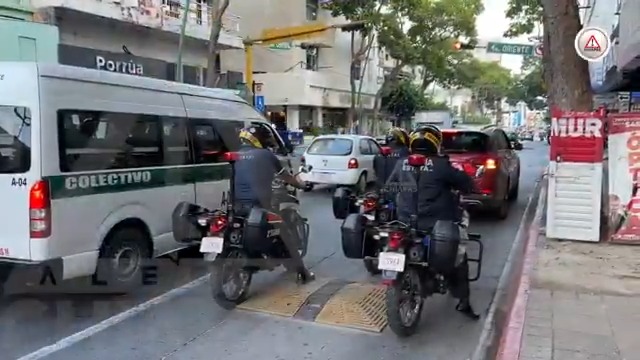 La nueva medida que otorga el 40% de las multas de tránsito a los agentes que las emiten divide opiniones en Chiapas. Mientras las autoridades aseguran que combate la corrupción, ciudadanos temen un aumento en las sanciones arbitrarias. #Chiapas