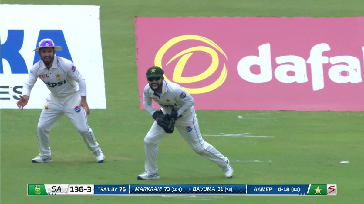 "The breakthrough Pakistan so desperately needed has come!" 💥 Temba Bavuma departs ❌