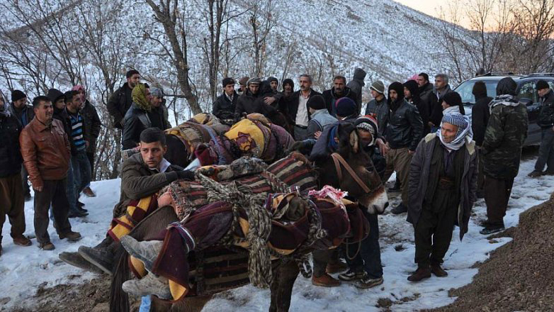 Roboskî Katliamı'nda kardeşi ve 11 yakın akrabasını kaybetti Adalet mücadelesinde hakkında 17 dava açıldı ve 4 yıl tutuklu kaldı Veli Encü: "Katillerden hesap sorulması gerekirken biz yargılandık. Sorumlular bulunmadan mücadelemizden vazgeçmeyeceğiz."