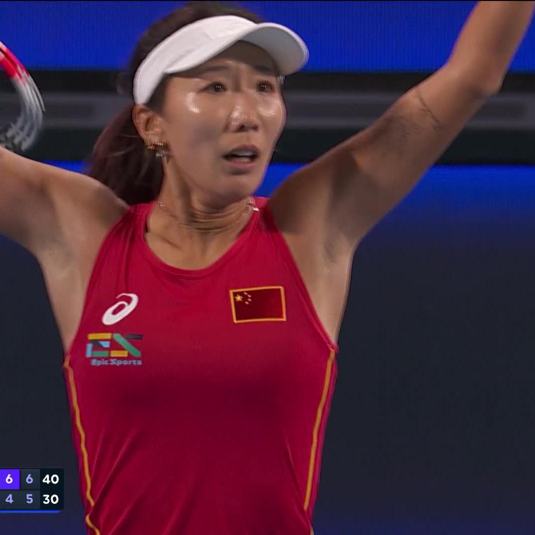 What. A. Match. 🤩 Xinyu Gao claims her first Top-20 victory to give Team China a 1-0 lead against Team Brazil. #UnitedCup