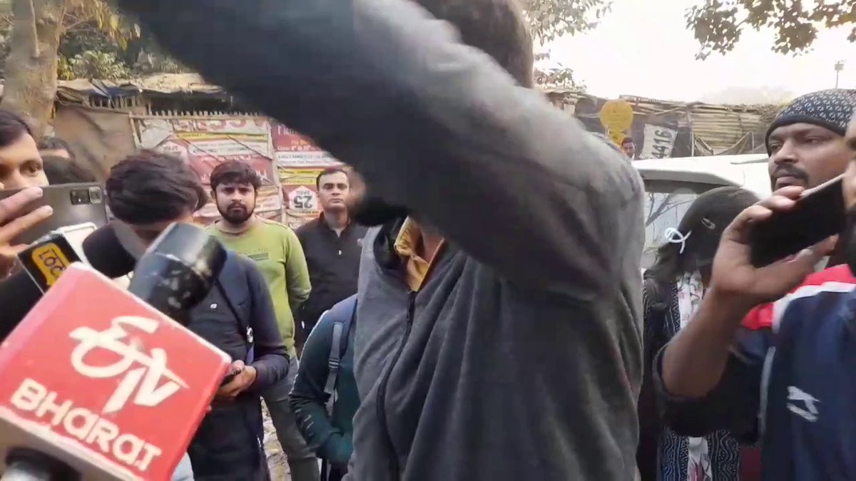 ‘कहा सरकार के खिलाफ बोलो तो भाग गए’ Khan Sir पर भड़क गए छात्र ! #BiharNews #BPSCStudentsProtest #KhanSir #PrashantKishor