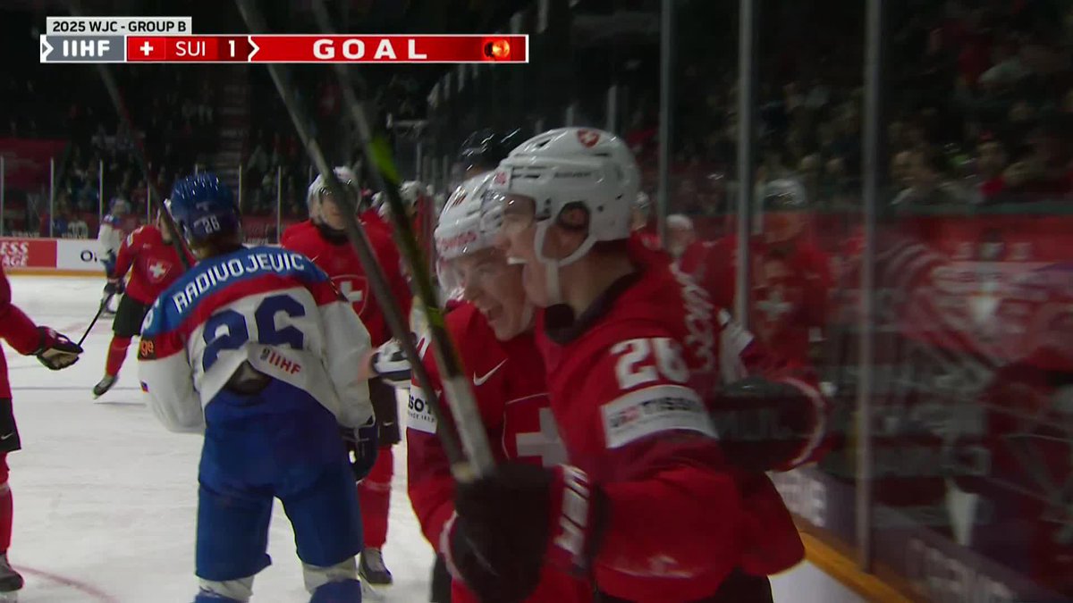 Eric Schneller ties it on a breakaway straight out of the penalty box.🇨🇭🚀 #WorldJuniors #IIHF #SUISVK Swiss Ice Hockey