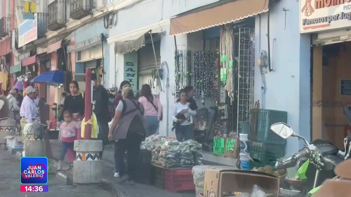 Nuevamente los vendedores ambulantes se adueñan de las calles del Centro Histórico de #Puebla. El reporte con mi compañero Marco Alonso Rosas. #Puebla #NoticiasPuebla #JuanCarlosValerioNoticias