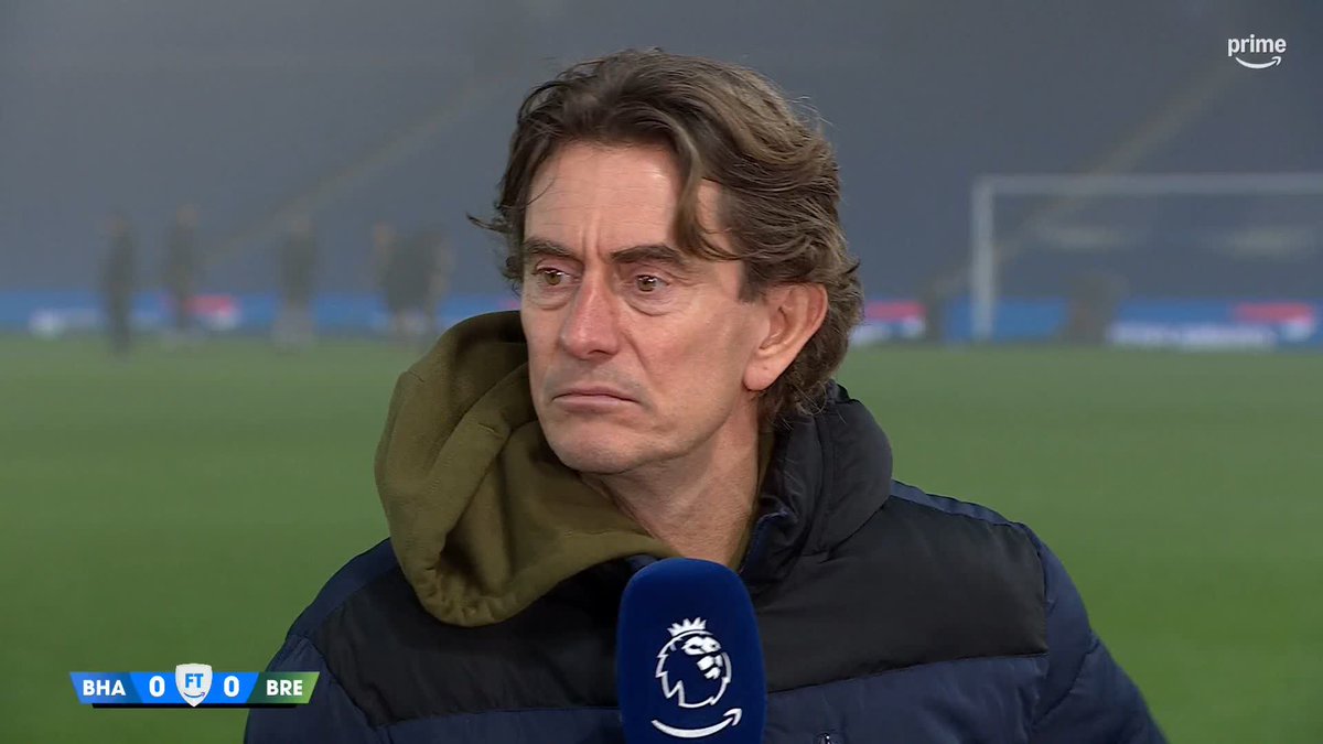 "I think it's a red card... you CAN'T swing your arm like that!" 😤 Thomas Frank believes Joao Pedro should have been sent off for this incident in #BHABRE... #PLonPrime