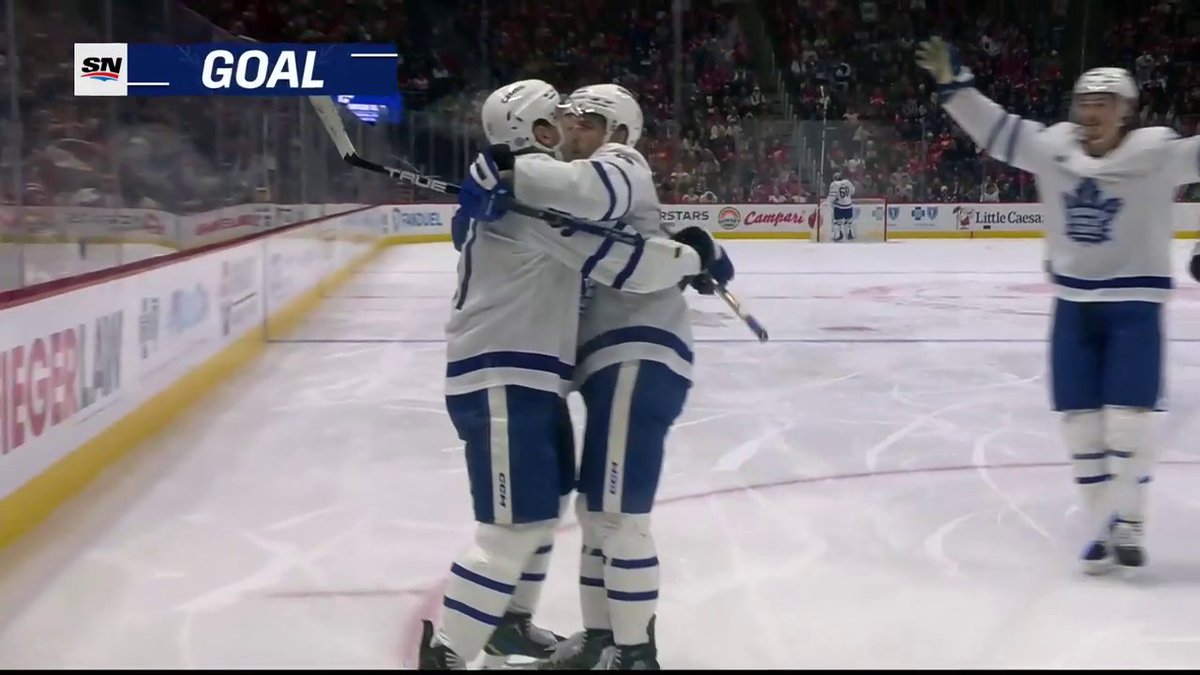 YOU'RE KIDDING, JOHN TAVARES!! 🤯 What a pass.