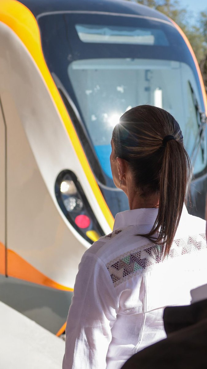 Supervisamos la Línea 4 de la Zona Metropolitana de Guadalajara con el gobernador de Jalisco, Pablo Lemus Navarro, y las y los presidentes municipales. En este proyecto se invirtieron recursos federales que orientó el entonces presidente AMLO por más de 10 mil millones de pesos.