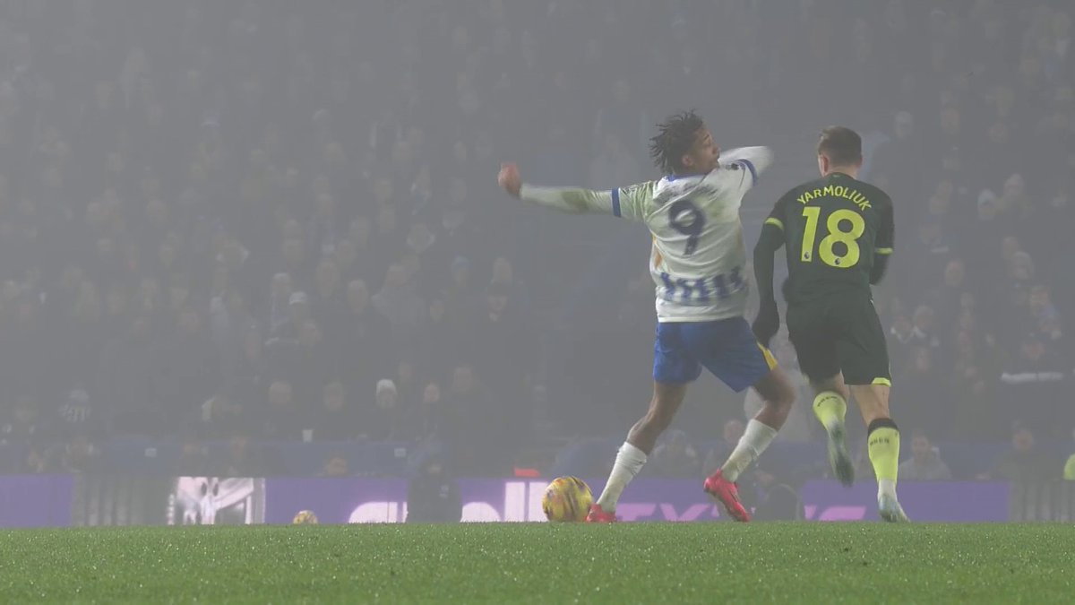 Do you think João Pedro should have been sent off against Brentford? 💭