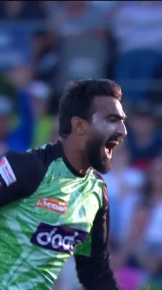 2 wickets in 2 balls for Usama Mir.