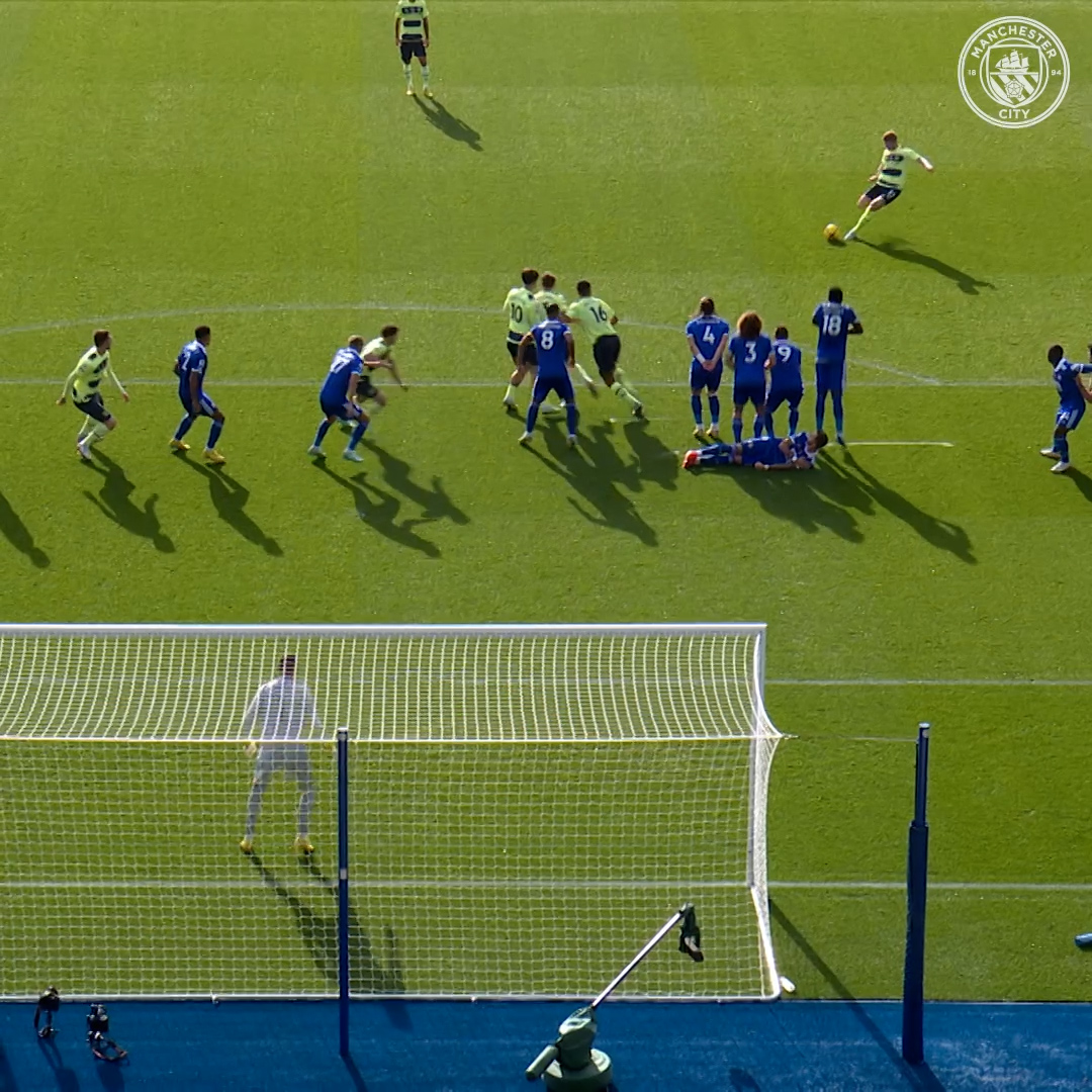 A pinpoint KDB free-kick at Leicester 🎯