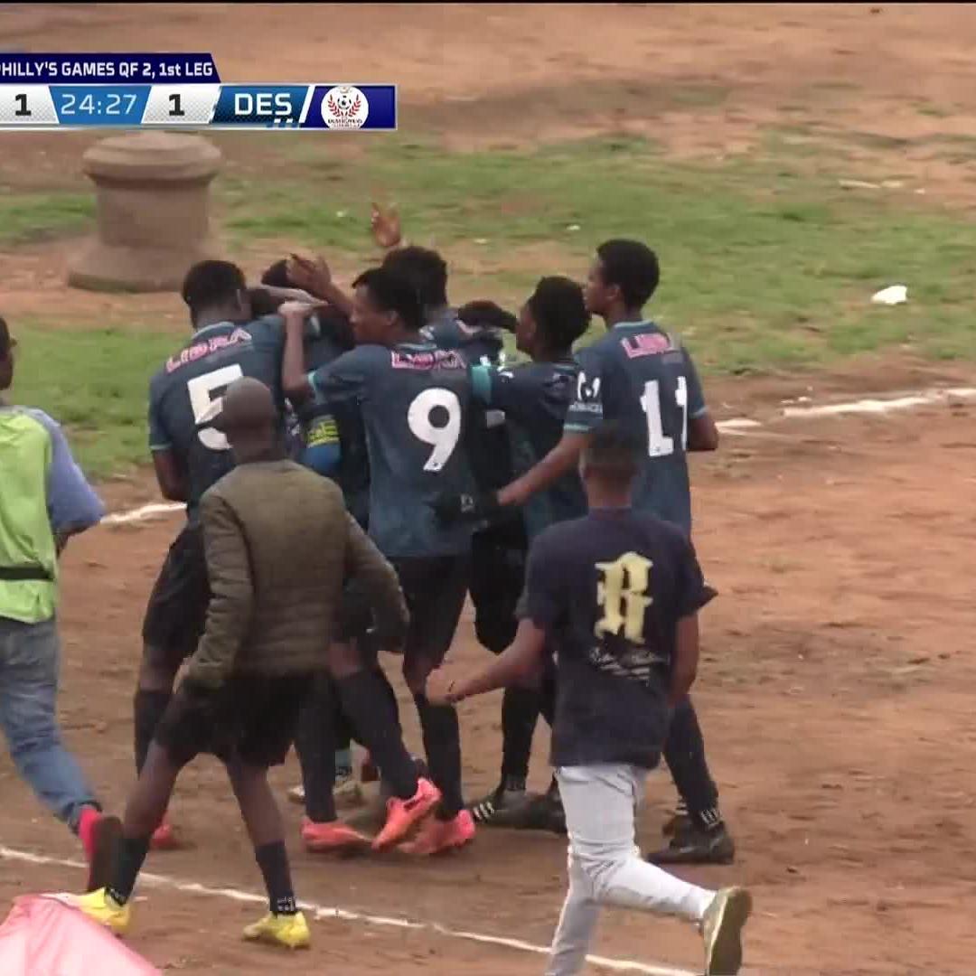 "Camera never lies." ๐คฃ๐คฃ Bheki Mabuza is putting in a captain's performance for Destroyers ยฉ๏ธ ๐บ Stream #DiabowakoPhillys on DStv: