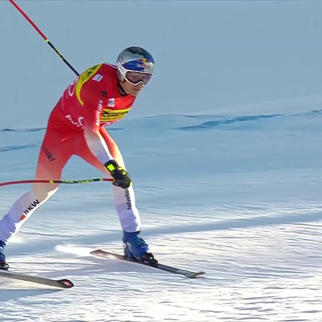 World Cup leader Marco Odermatt's vest prematurely inflates as his search for a first Downhill win in Bormio continues... 😳 #fisalpine