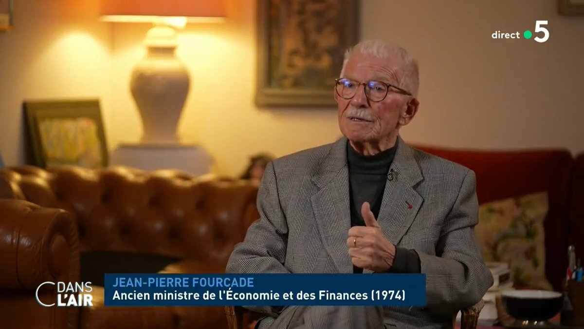 Jean-Pierre Fourcade est le dernier ministre des Finances français à avoir présenté et exécuté un #budget à l'équilibre. L’homme âgé de 95 ans observe avec effroi la situation “cauchemardesque” française. Entretien de Magali Lacroze, Arnaud Faura et 🎥JulietteWallon #cdanslair.