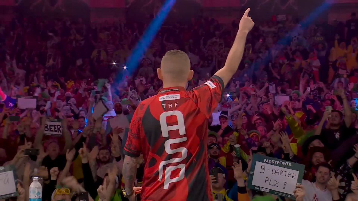 🎶 'Cause I'm Mr. Brightside' 🎶 What a walk-on. What an atmosphere! Nathan Aspinall is fired up for this one! 🔥 #WCDarts | R3