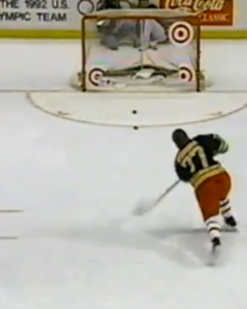 In honor of Ray Bourque's 64th birthday today, here's 40 seconds of him just ripping the puck. 🎂