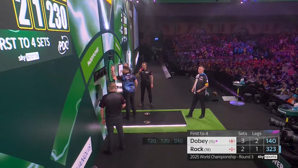 DOUBLE-DOUBLE TO WIN IT! Chris Dobey with a sensational checkout to seal an epic win over Josh Rock! What a contest! 📺 #WCDarts | R3