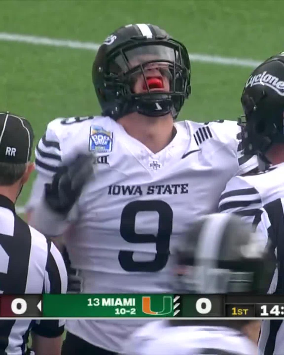 FUMBLE ON THE FIRST PLAY OF THE POP-TARTS BOWL‼️ 📺: ABC