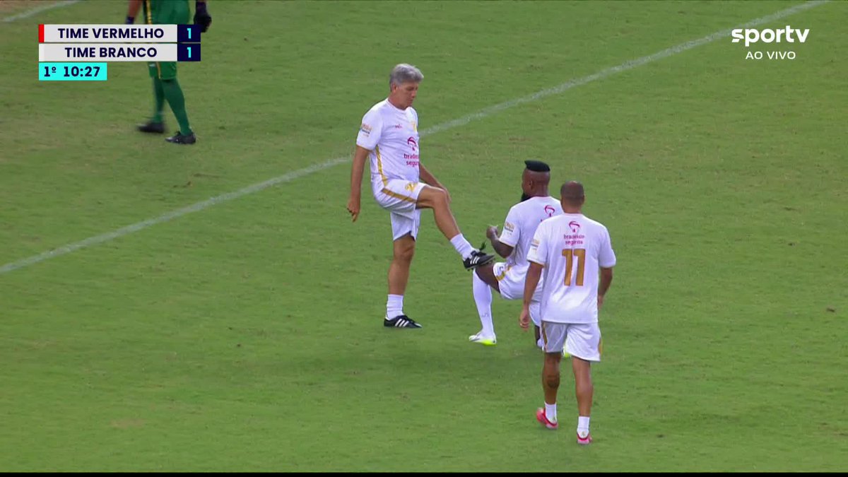 DVD ATUALIZADO 📀 Renato Gaúcho fez isso aqui no Jogo das Estrelas... Será que vira assunto no jantar de logo mais?