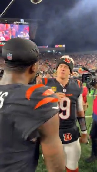 Joe and Tee did that. Joey Burrow Tee Higginsโต