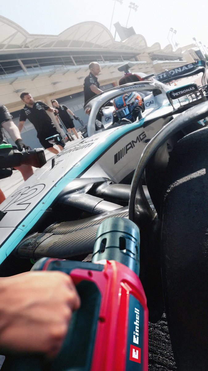 POV: F1 testing through the eyes of an @einhell_ag leafblower 👀🍃