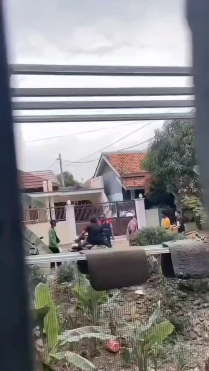 Yg pakai topi msk semua tuhh😂