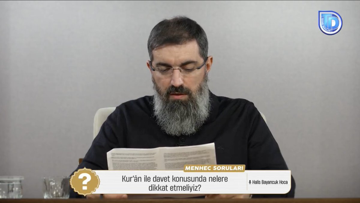 "İnsanı anlamak, yalnızca söylediklerinden değil, geçmişinden de bir şeyler anlayabilmekle mümkün. Kendi gölgenizi tanıyın, yoksa başkalarına yansıttığınız sorunlar hep büyür." 🔍 İnsanlar Arasında Yaşanan Sorunların Çözümleri