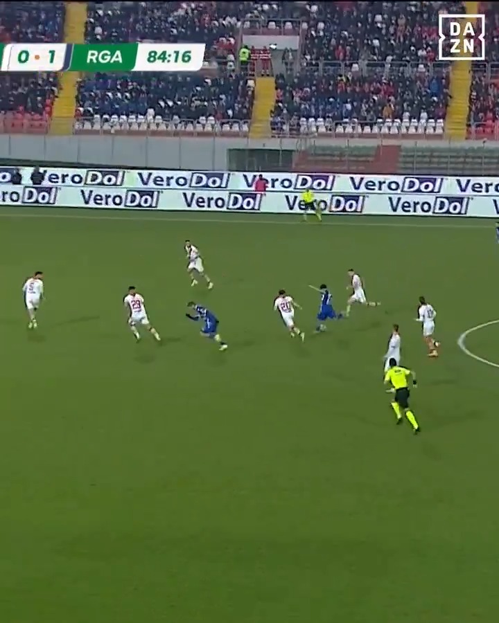 "𝑴𝑨𝑹𝑨𝑫𝑶𝑵𝑨𝑻𝑨" di Maggio 💫 Segna direttamente da casa sua 🏡⚽ #MantovaReggiana #SerieBKT #DAZN
