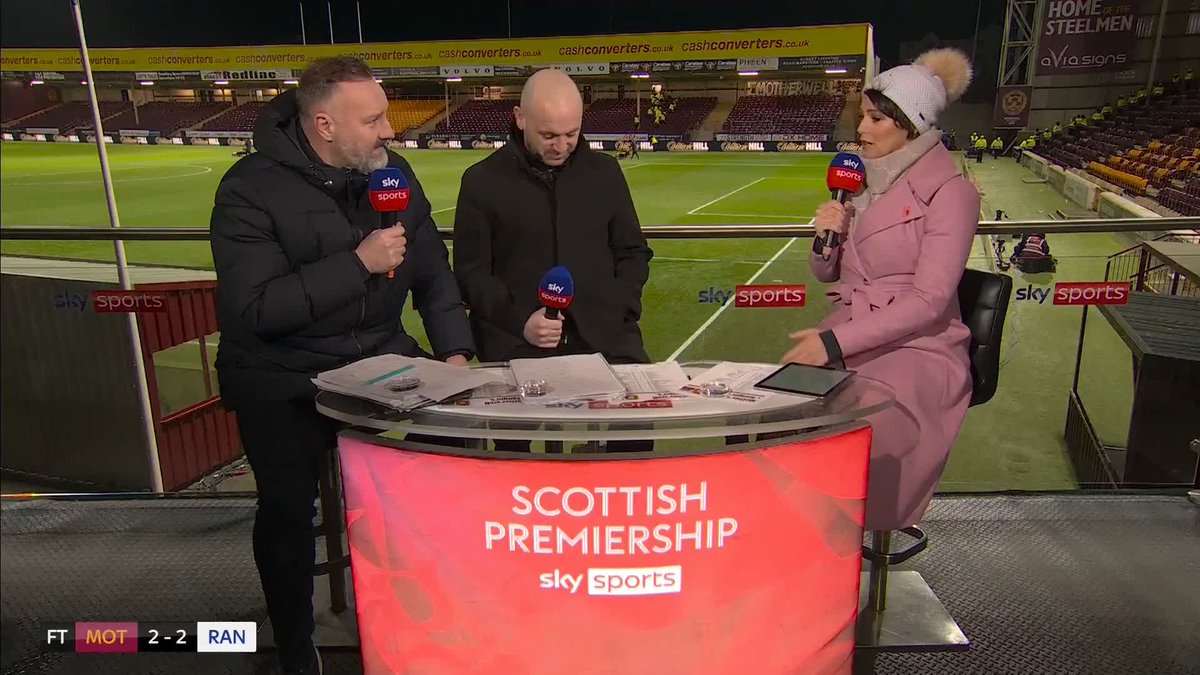 🧤 "Extremely fortunate for Jack Butland because he makes a makes a mess of it" James McFadden thinks this disallowed goal for Motherwell should have stood ⤵️
