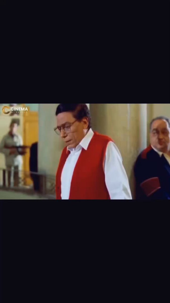 تخيل رئيس الجمهورية ينتقد الفيلم دة ويقولك : خلى البلد خصم. دة الرئيس اللي اتعمل الفيلم في عهده ما انتقدش الفيلم. عشان كدة عمرنا ما حنشوف أفلام تاني تنتقد الحكومة