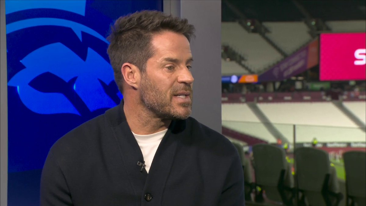 "Because he's playing so well, he's forced the issue" Jamie Redknapp shares his thoughts on Mo Salah's contract situation at Liverpool 💭