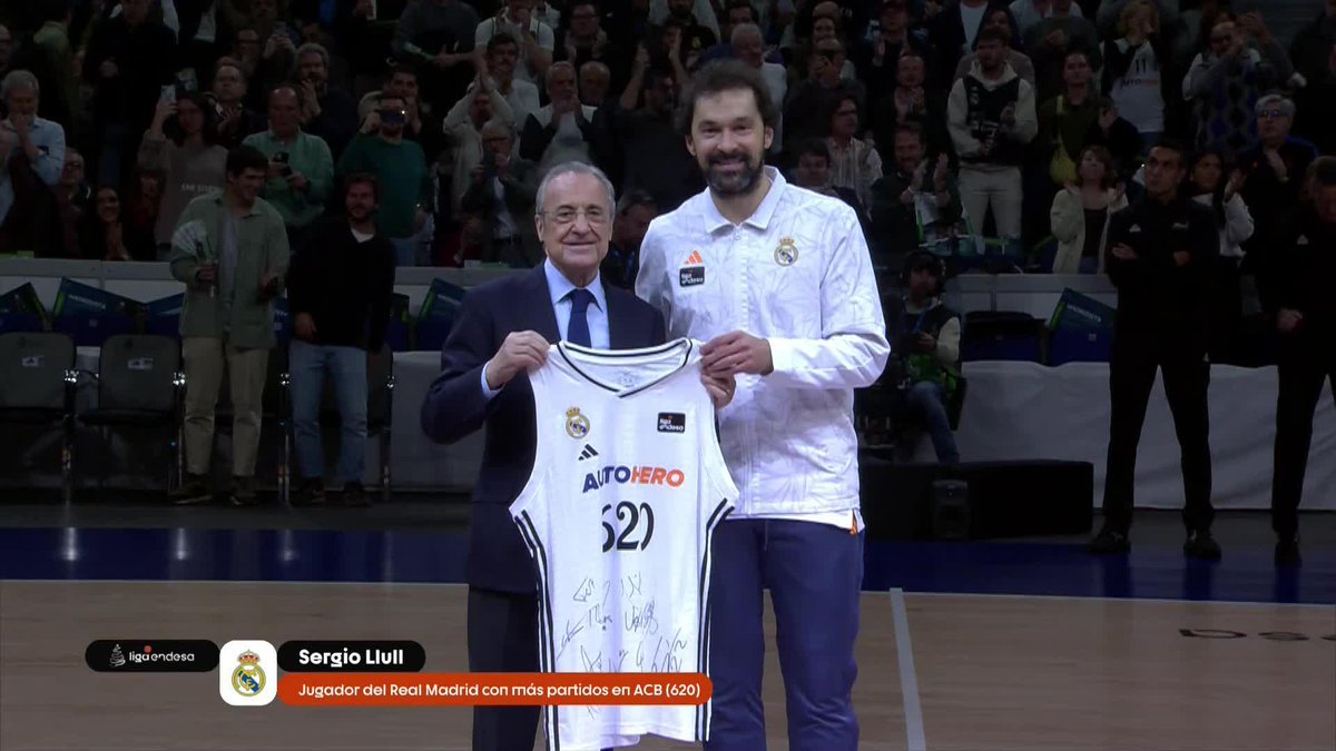 โค๏ธ ๐๐๐๐๐๐ฟ๐ผ ๐ Con 6โฃ2โฃ0โฃ encuentros, SERGIO LLULL se convierte en el jugador que mรกs partidos ha disputado con la camiseta del Real Madrid Basket en la #LigaEndesa. ๐บ Movistar Plus | #NavidadACB #LigaEndesa | #ConectaConTuPasiรณn