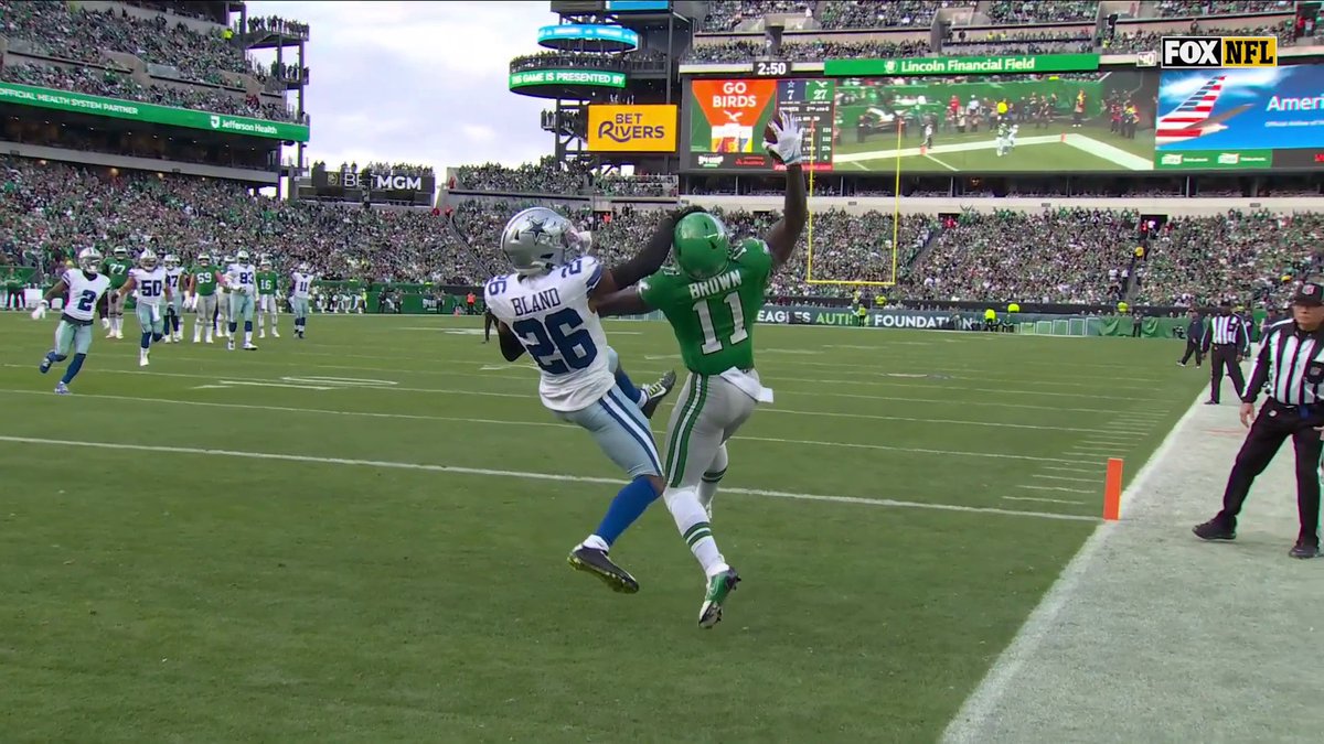 Oh man AJ Brown was this close to making one of the TD catches of the year 😅 📺: FOX