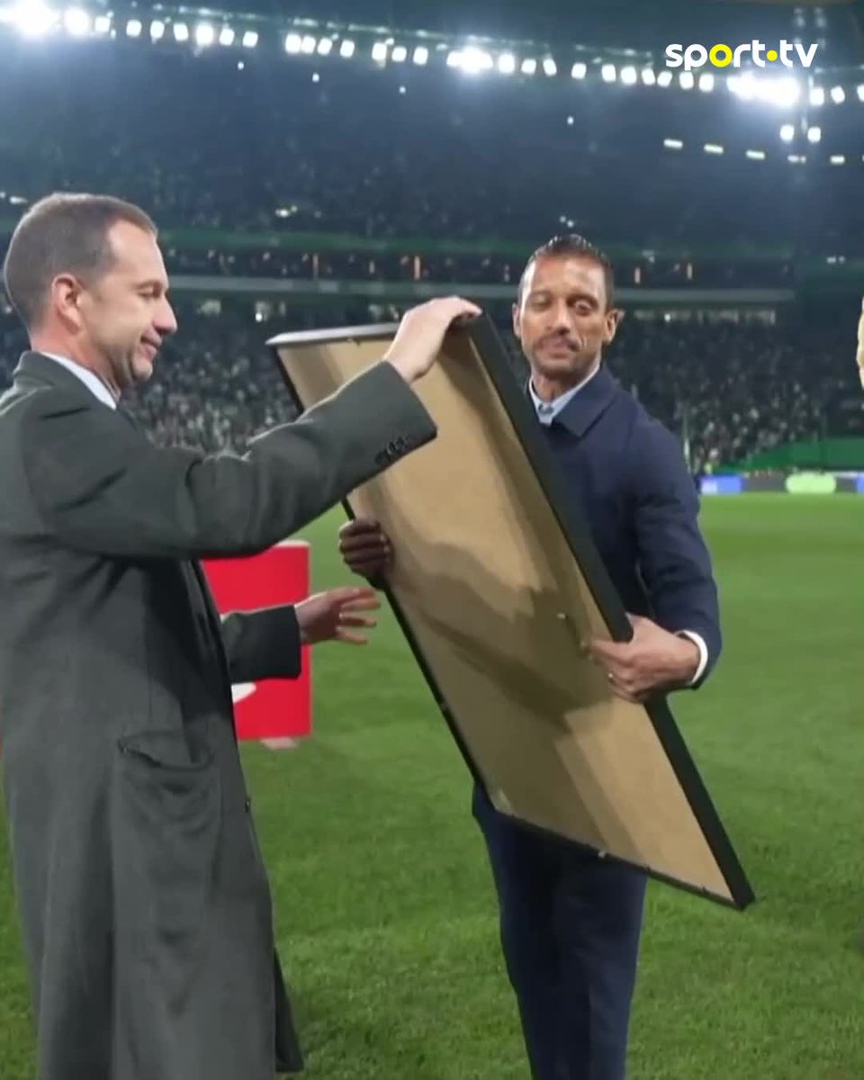 A merecida homenagem a Nani no estádio José Alvalade 💚 #sporttvportugal #LIGAnasporttv #ligaportugalbetclic #SportingCP