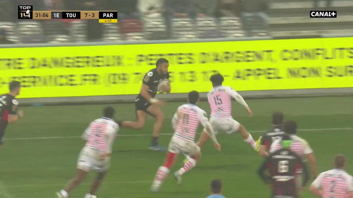 UN ESSAI MADE IN TFC ⚽️🔥 Le stadium de Toulouse inspire Paul Graou qui fait parler sa technique ballon au pied et s'en va inscrire le deuxième essai toulousain 🙌 Stade Toulousain 🤝 Toulouse FC #STSFP