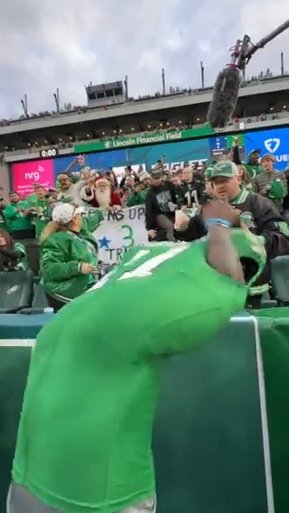 A.J. Brown hooks up the Philadelphia Eagles fan with a signed game-worn jersey for returning Tanner McKee’s first TD ball 💚