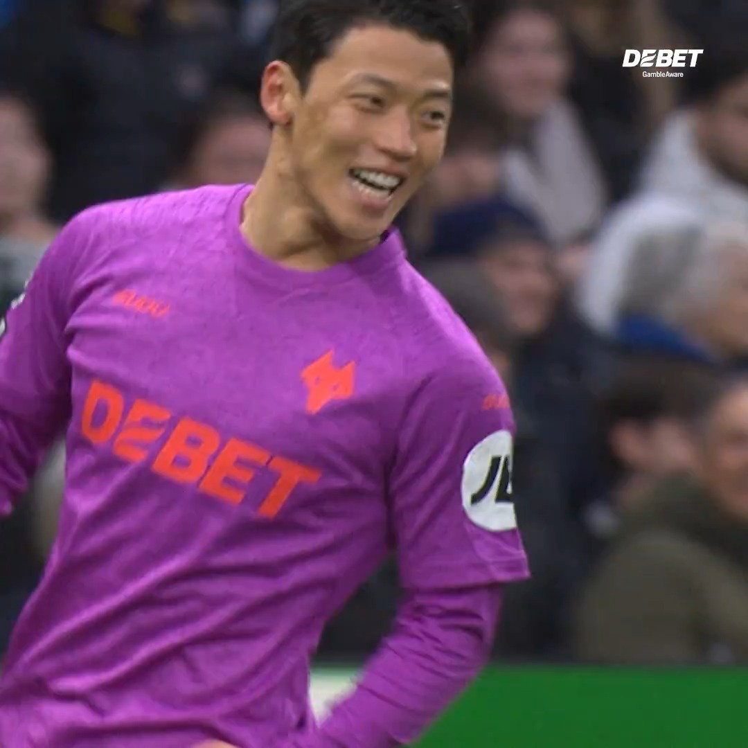 Goll Cantik Hwang Hee-Chan ke gawang Tottenham Skema free kick simpel tapi finishing jitu Hwang Hee-Chan 99 Games Premier League: 22 Gol